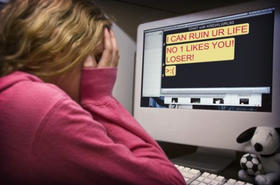 Obawiasz się, że Twoje dziecko może doświadczyć cyberprzemocy? Podpowiadamy, jak je chronić!