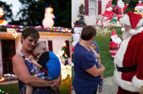 Dla umierającego dziecka rodzina zorganizowała święta Bożego Narodzenia we wrześniu... Jednak nie wszystkim się to spodobało