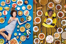 Ten fotograf pokazał, czym żywią się dzieci z całego świata. Dieta zamożniejszych krajów nie zawsze wygląda lepiej