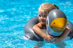 Powody, dla których warto nauczyć dziecko pływać