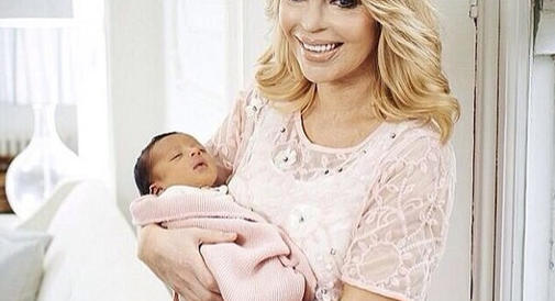 Poparzona kwasem modelka urodziła drugie dziecko! Jak dziś wygląda Katie Piper?