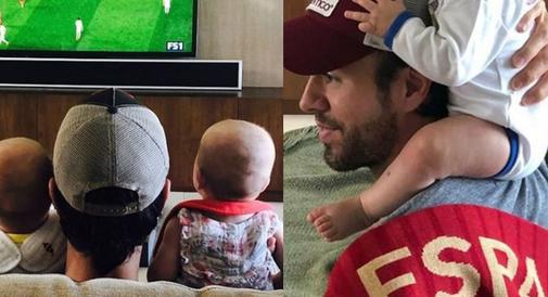 Enrique Iglesias z bliźniakami oglądają Mundial 2018. "Cudowny widok!"