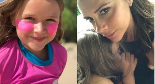 Harper Beckham nosi BOBA i buty na OBCASACH! Żywa KOPIA mamy!