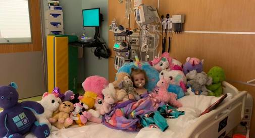 U dwuletniej dziewczynki zdiagnozowano... rzadką odmianę RAKA JAJNIKA!