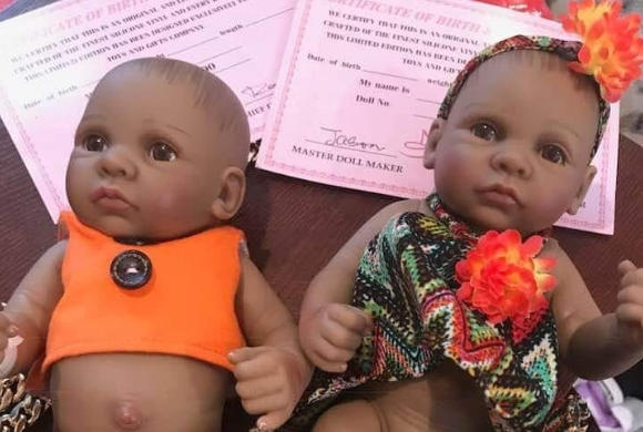 Tata kupił te lalki dla córki przez internet, ale potem bardzo żałował... Mają realistyczne genitalia!