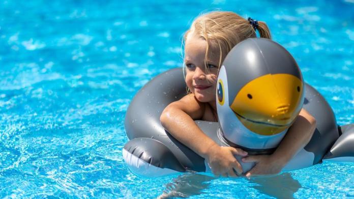 Powody, dla których warto nauczyć dziecko pływać
