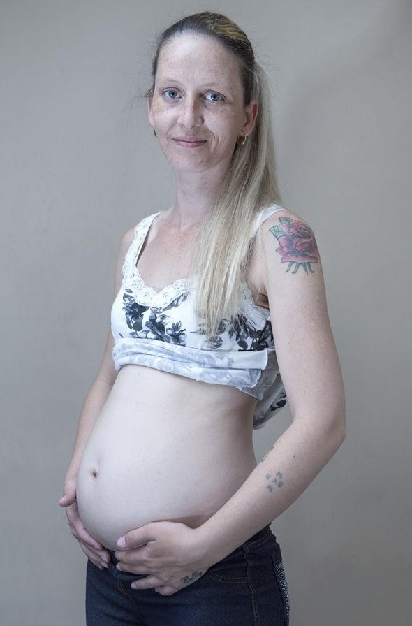 Półtora roku po porodzie, wygląda jakby... ciągle była w ciąży. Co się stało?