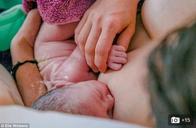 Zablokowana na Instagramie za pokazywanie zdjęć z porodów. Internautki oburzone: "To CHORE!"