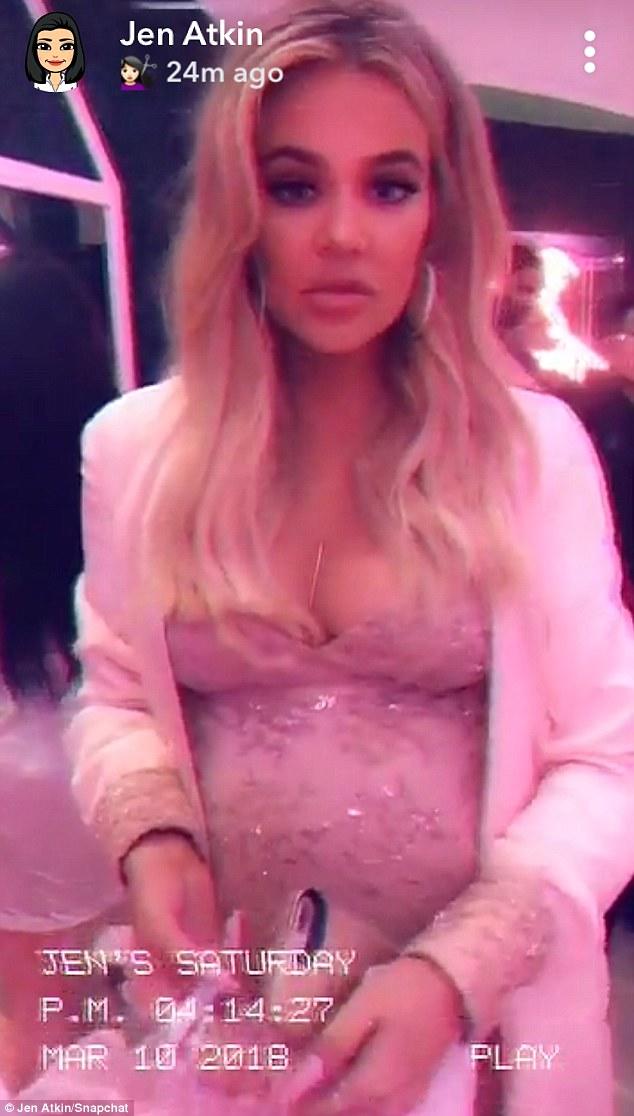 Tak wyglądał BABY SHOWER Khloe Kardashian! Różowe balony, słonie i mnóstwo gości