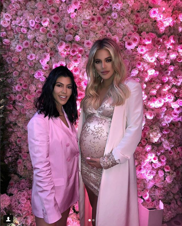 Tak wyglądał BABY SHOWER Khloe Kardashian! Różowe balony, słonie i mnóstwo gości