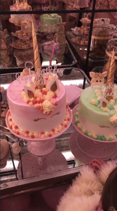 Tak wyglądał BABY SHOWER Khloe Kardashian! Różowe balony, słonie i mnóstwo gości