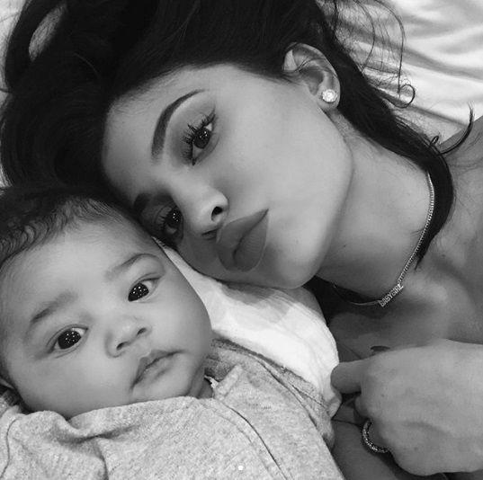 Kylie Jenner bez makijażu przytula Stormi i... tego się nie spodziewacie!