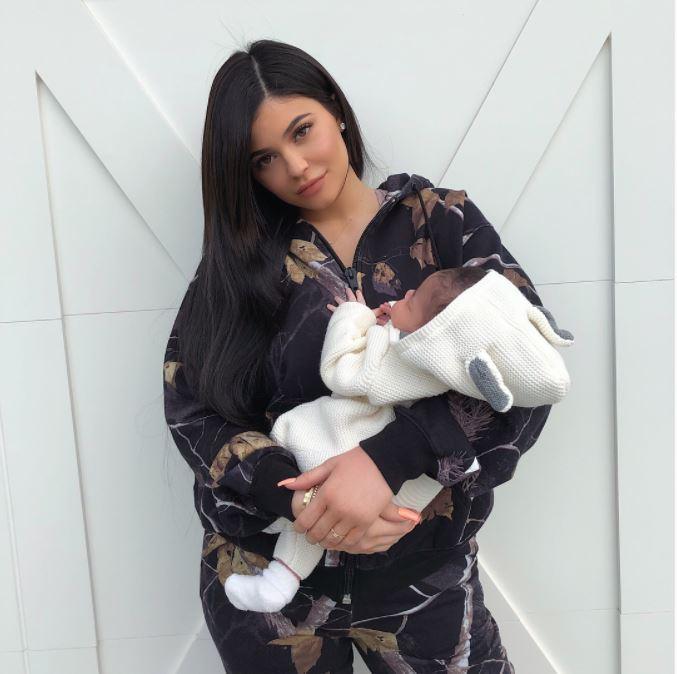 Kylie Jenner bez makijażu przytula Stormi i... tego się nie spodziewacie!