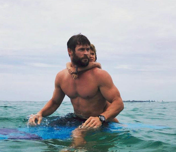 Chris Hemsworth to IDEAŁ OJCA! Te zdjęcia aktora i jego dzieci was rozczulą