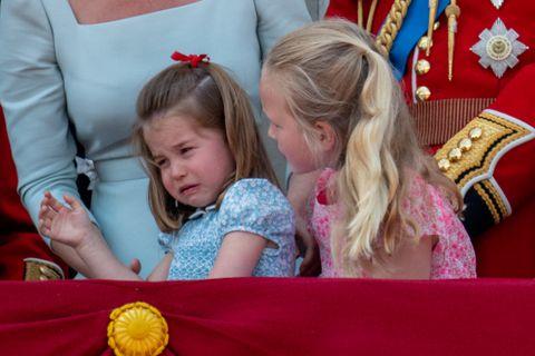 Wypadek księżniczki Charlotte na balkonie Pałacu Buckingham. Gdyby nie Kate...