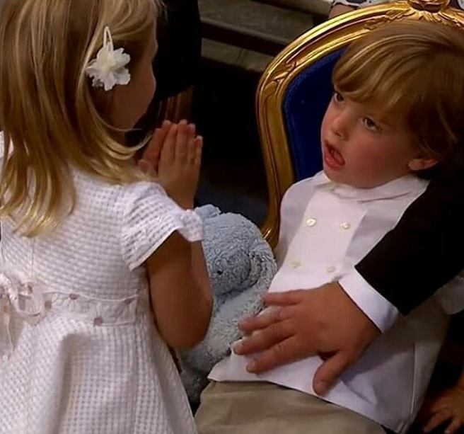 Chrzest szwedzkiej księżniczki: starsze rodzeństwo prawie "rozniosło" kościół. Te filmiki to HIT SIECI!