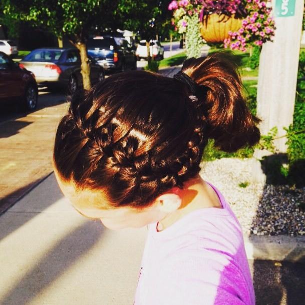 Słodkie fryzurki dla dziewczynek - 20 modnych pomysłów z Instagrama