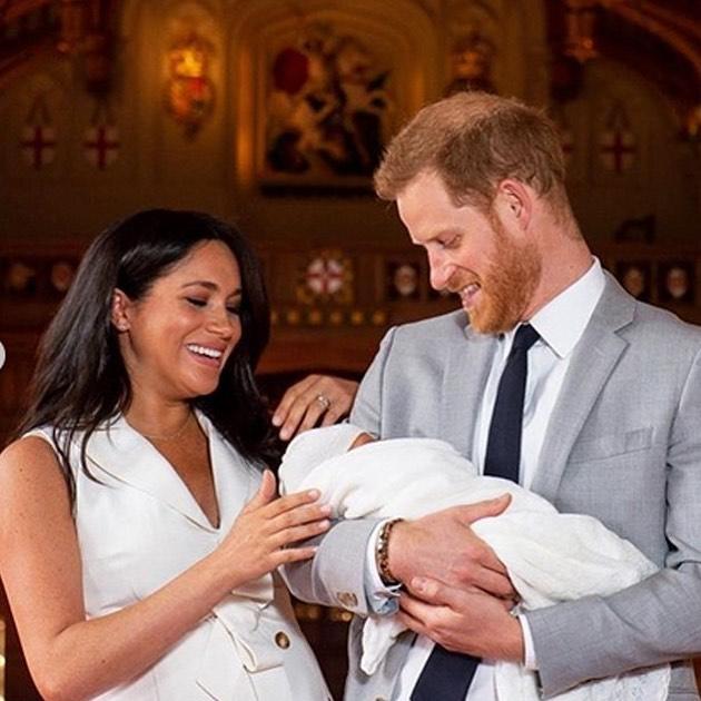 Tego jeszcze nie było: zdjęcie Harry'ego z Meghan z porodówki! Internet OSZALAŁ na punkcie tego zdjęcia