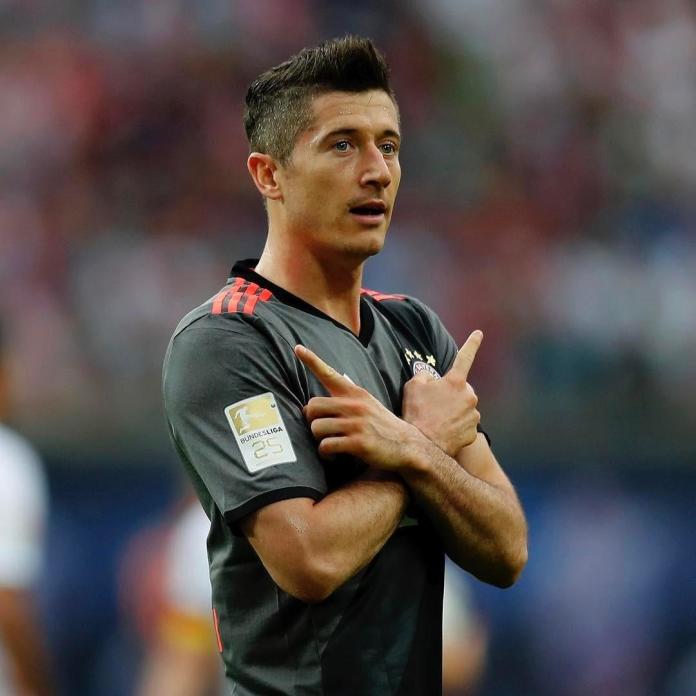 Robert Lewandowski chwali się ORYGINALNYM PREZENTEM dla Klary. Ale urocze!