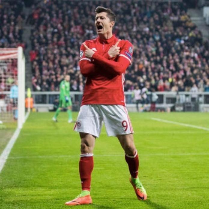 Robert Lewandowski chwali się ORYGINALNYM PREZENTEM dla Klary. Ale urocze!