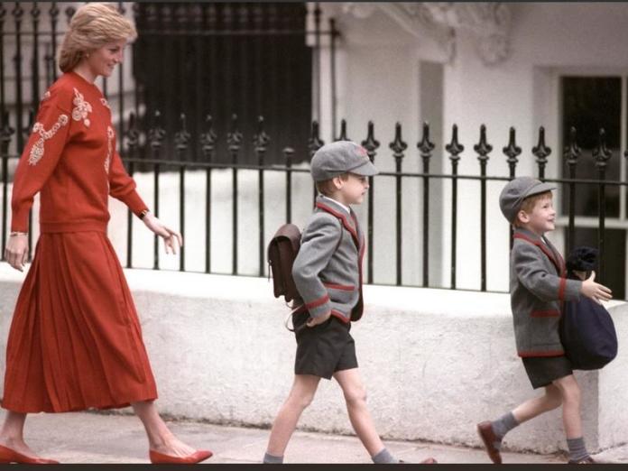 Książę Jerzy poszedł do szkoły! Odprowadził go dumny ojciec, książę William.