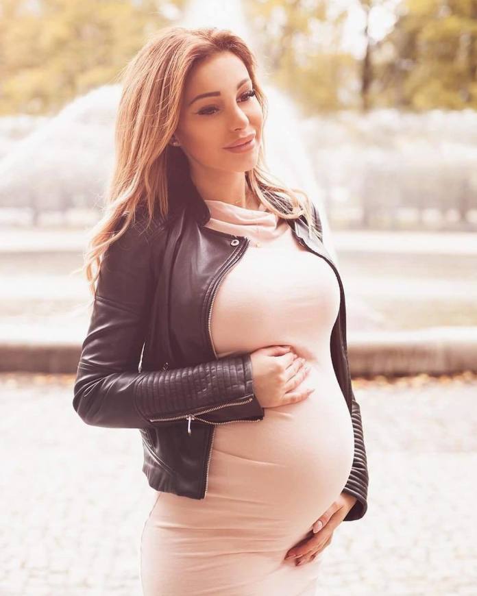 Kolejna celebrytka pokazała nowo narodzoną córkę na Instagramie! Czyje to dziecko?