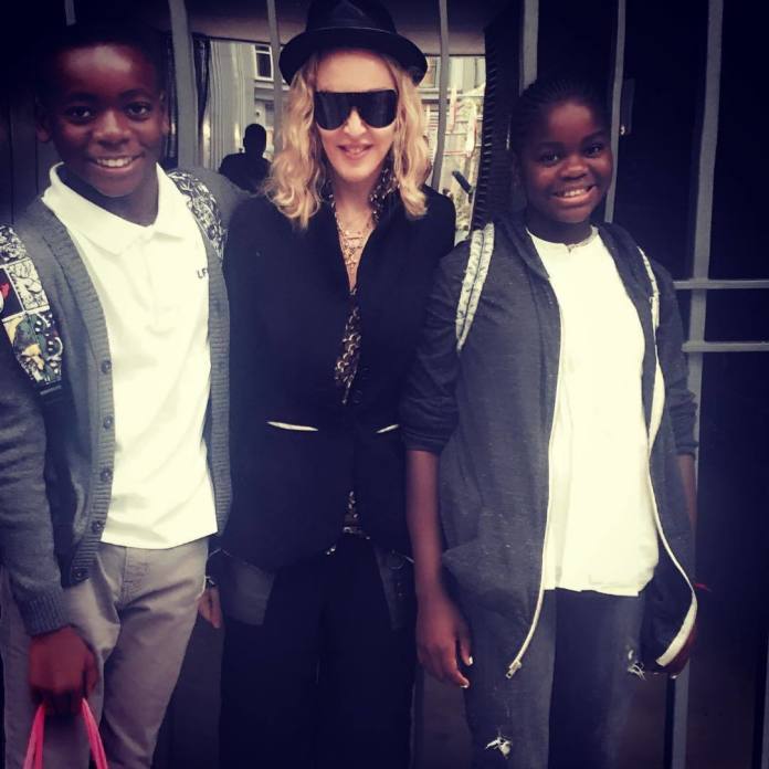 Madonna adoptowała bliźniaczki z Malawi! Pokazała zdjęcie. Będzie mieć SZEŚCIORO dzieci!