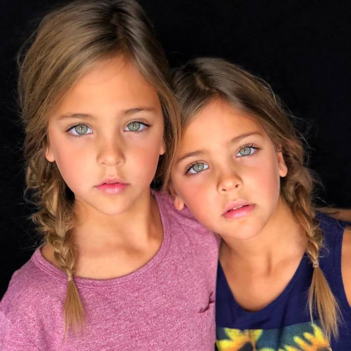 Okrzyknięto je "najpiękniejszymi bliźniaczkami na świecie". Te dwie dziewczynki robią furorę w świecie mody!