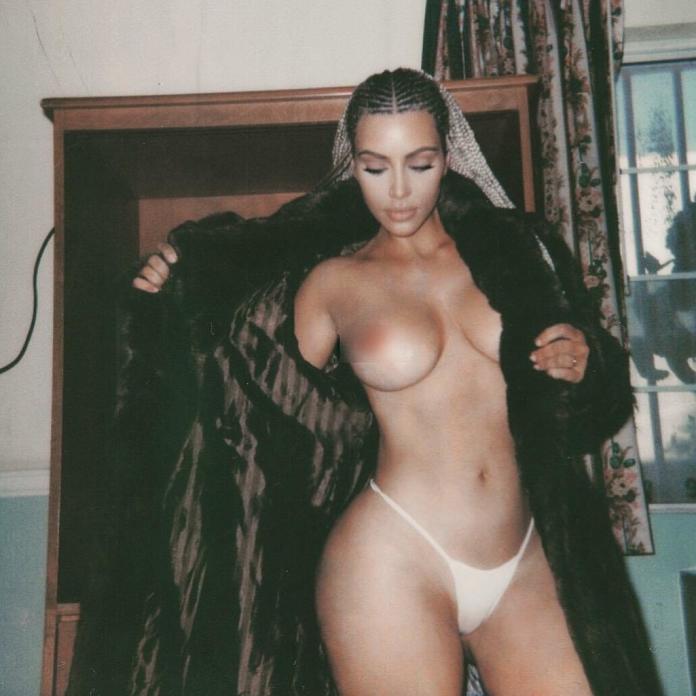 Kim Kardashian pozuje TOPLESS. Zdjęcie zrobiła... 4-letnia North!