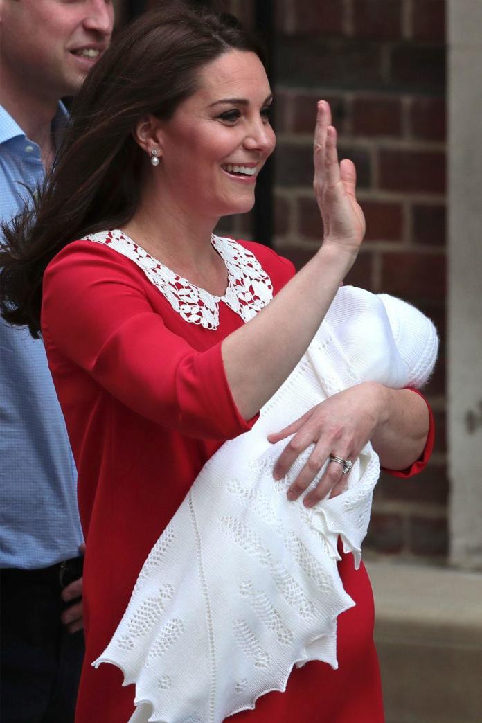 Royal Baby już na świecie! Wiemy, O CZYM ROZMAWIALI William i Kate po wyjściu ze szpitala