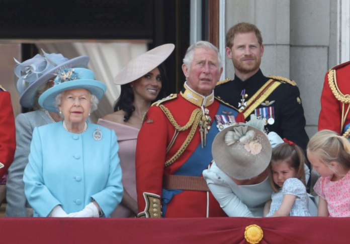 Wypadek księżniczki Charlotte na balkonie Pałacu Buckingham. Gdyby nie Kate...