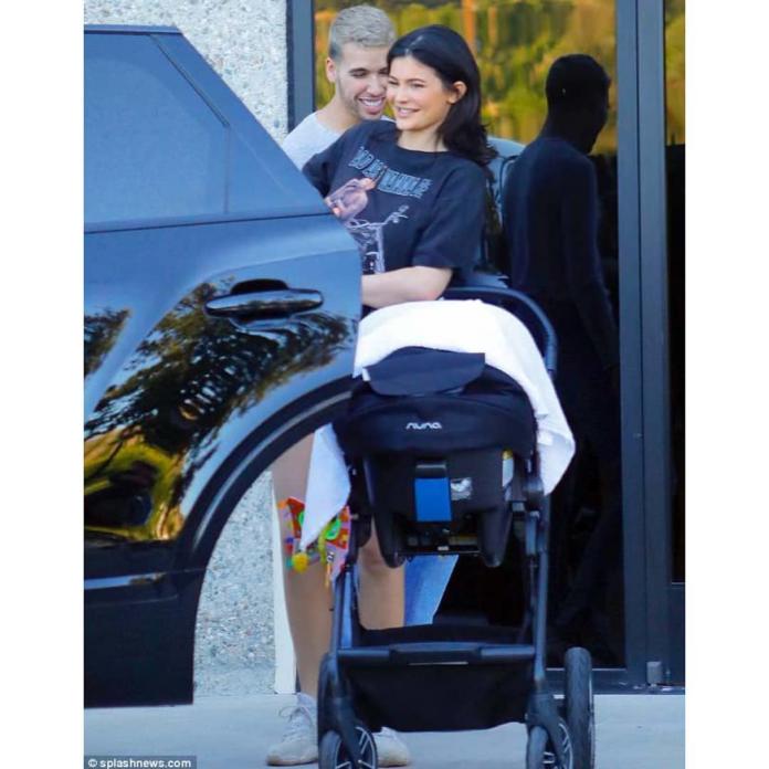 Kylie Jenner pokazała NOWE zdjęcia swojej córeczki! Zobaczcie, jaka jest SŁODKA!!!
