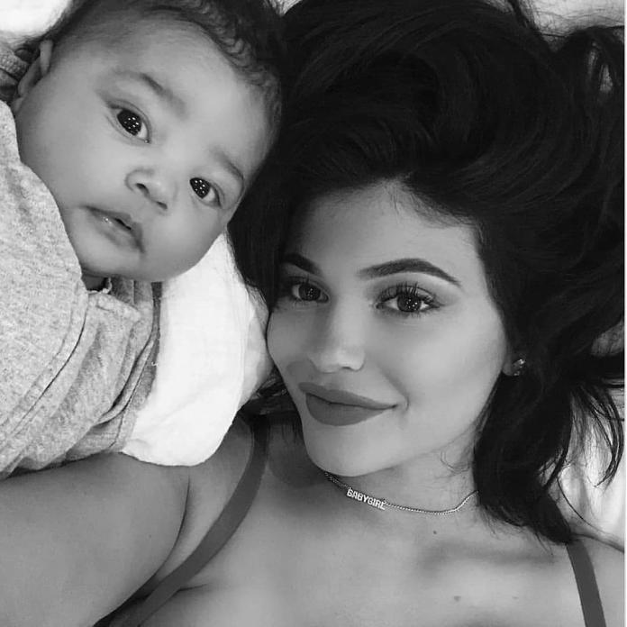 Kylie Jenner pokazała NOWE zdjęcia swojej córeczki! Zobaczcie, jaka jest SŁODKA!!!