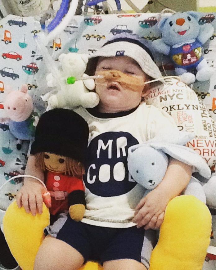 Tragicznie zmarły ALFIE Evans ma BRACISZKA. Czy mały Tom także będzie CHORY?