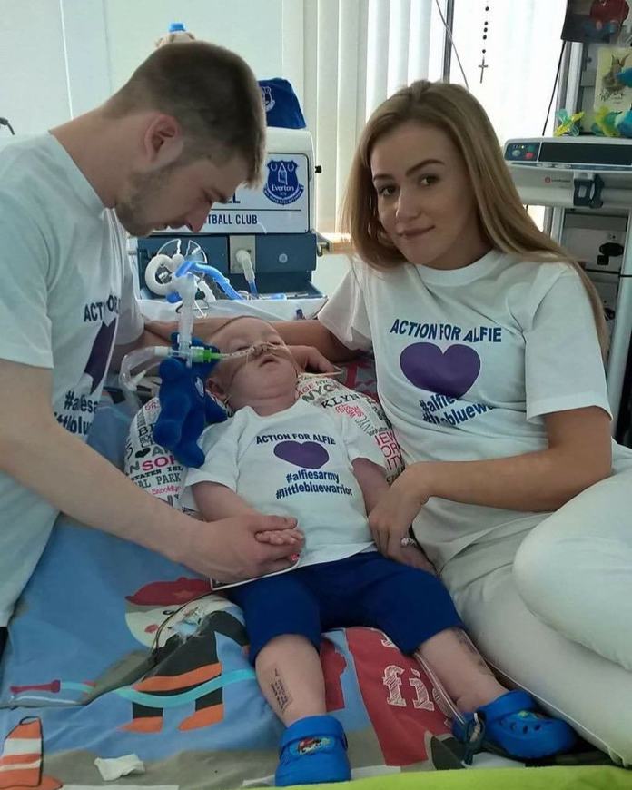 Tragicznie zmarły ALFIE Evans ma BRACISZKA. Czy mały Tom także będzie CHORY?