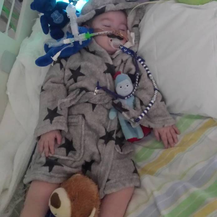 Tragicznie zmarły ALFIE Evans ma BRACISZKA. Czy mały Tom także będzie CHORY?