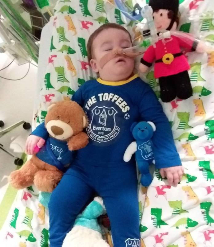 Tragicznie zmarły ALFIE Evans ma BRACISZKA. Czy mały Tom także będzie CHORY?