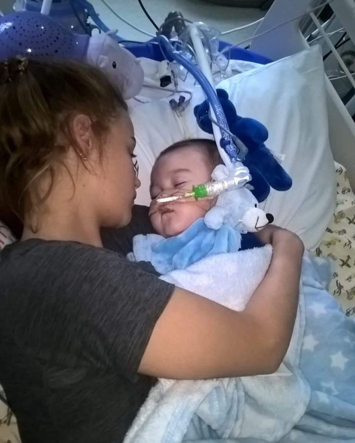 Tragicznie zmarły ALFIE Evans ma BRACISZKA. Czy mały Tom także będzie CHORY?