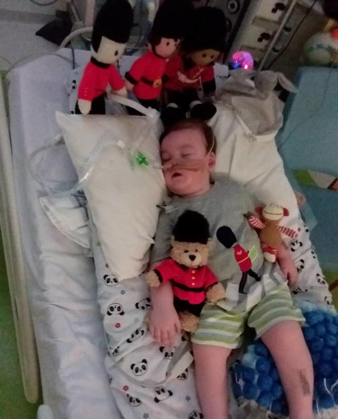 Tragicznie zmarły ALFIE Evans ma BRACISZKA. Czy mały Tom także będzie CHORY?