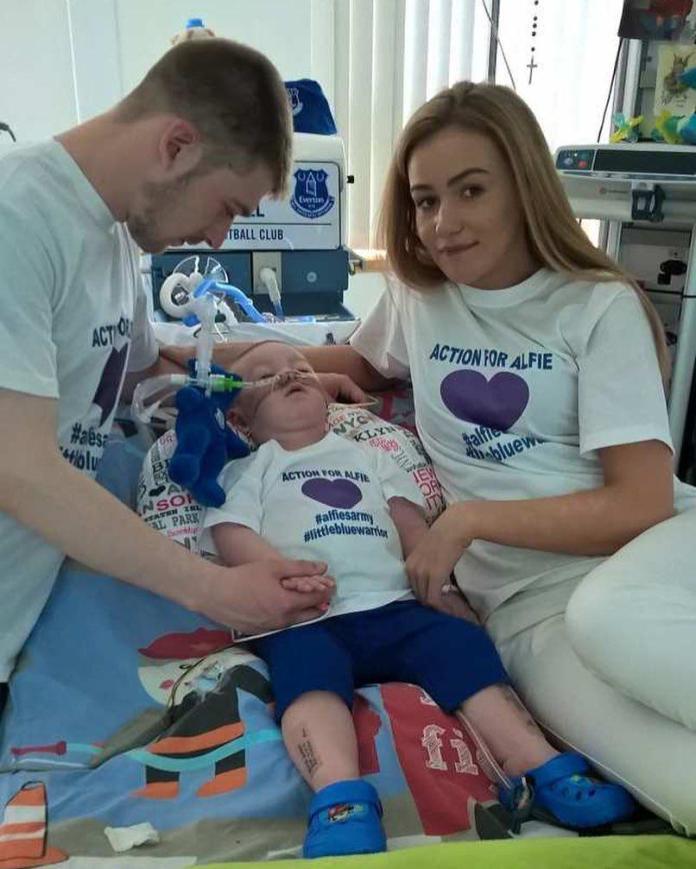 Tragicznie zmarły ALFIE Evans ma BRACISZKA. Czy mały Tom także będzie CHORY?