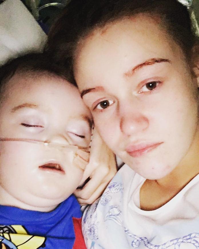 Tragicznie zmarły ALFIE Evans ma BRACISZKA. Czy mały Tom także będzie CHORY?