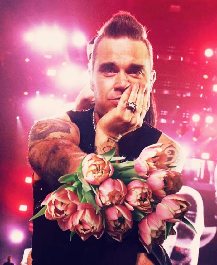 Rodzicielstwo prostsze niż kiedykolwiek! Robbie Williams przerywa milczenie po narodzinach Coco