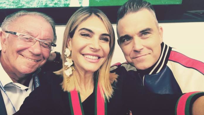 Rodzicielstwo prostsze niż kiedykolwiek! Robbie Williams przerywa milczenie po narodzinach Coco