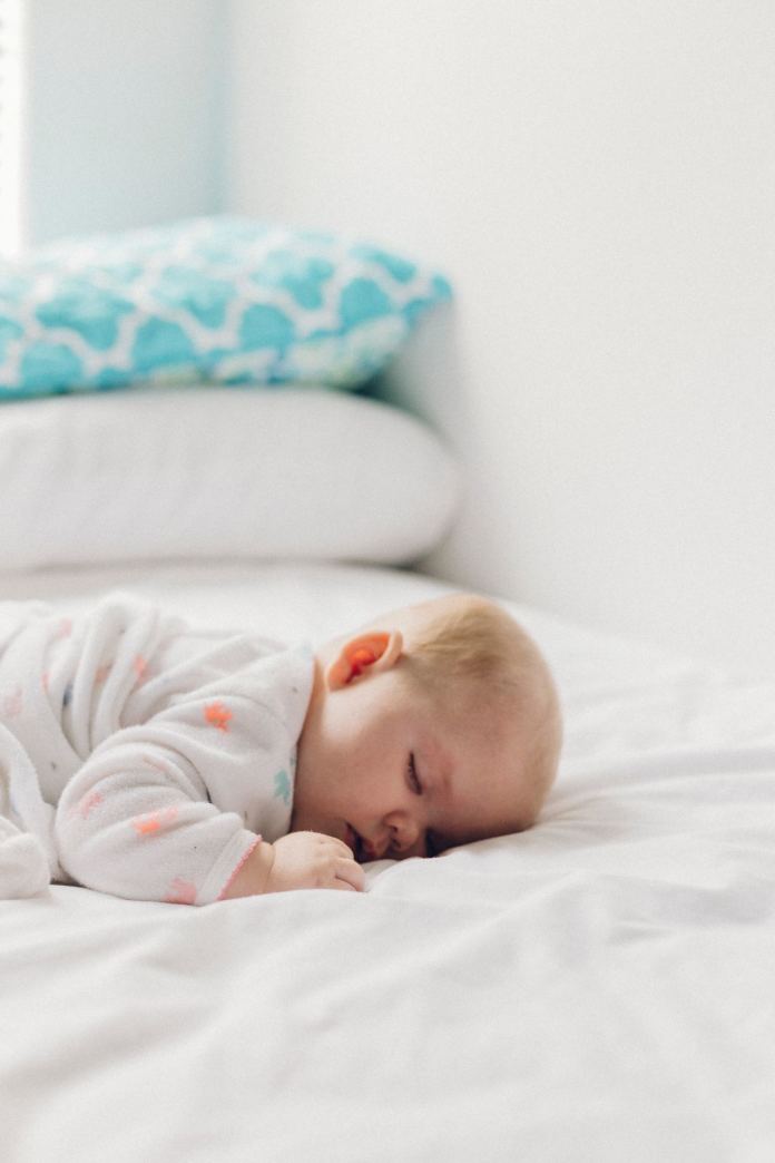 Jak uśpić dziecko i samemu się wyspać? Zdradzamy pięć sprawdzonych sposobów