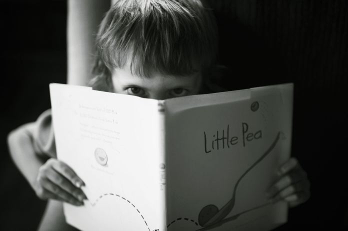 Pięć wskazówek, jak zachęcić dziecko do czytania