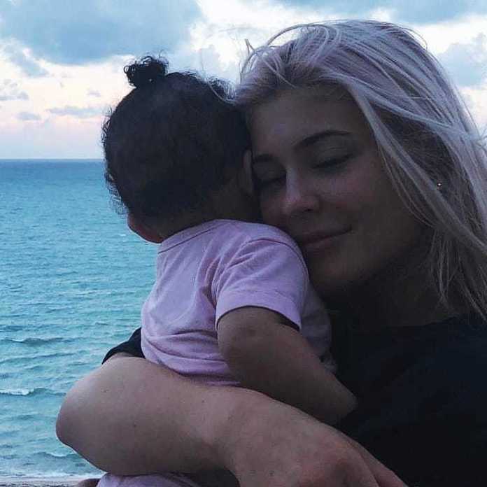 Kylie Jenner szykuje się do hucznych pierwszych urodzin córki! Zobaczcie, jak rosła Stormi!