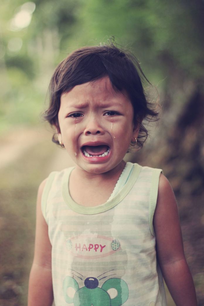 Chcesz wychować dziecko na szczęśliwego człowieka? Więc lepiej zrezygnuj z tych pięciu zdań!