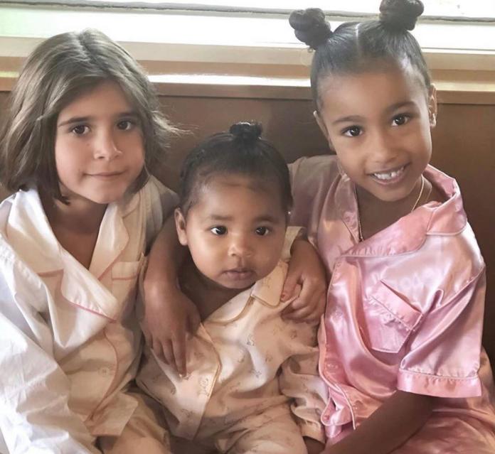 Córka Kourtney Kardashian, Penelope, świętowała 7. urodziny z kuzynkami. MOCNA ekipa!